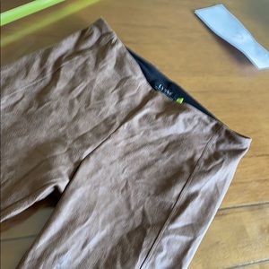 Lyss’E brown coated legging